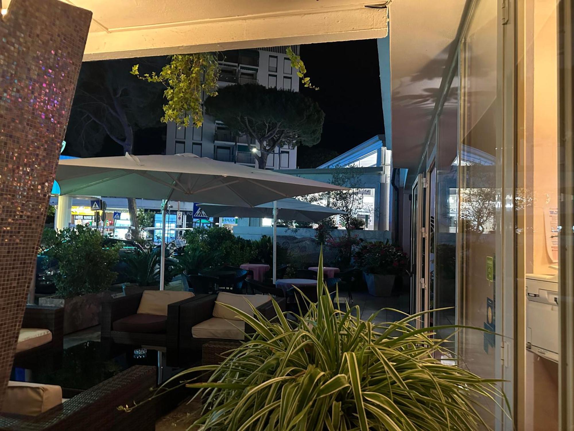 Hotel Julia Llido Degli Estensi Exteriör bild
