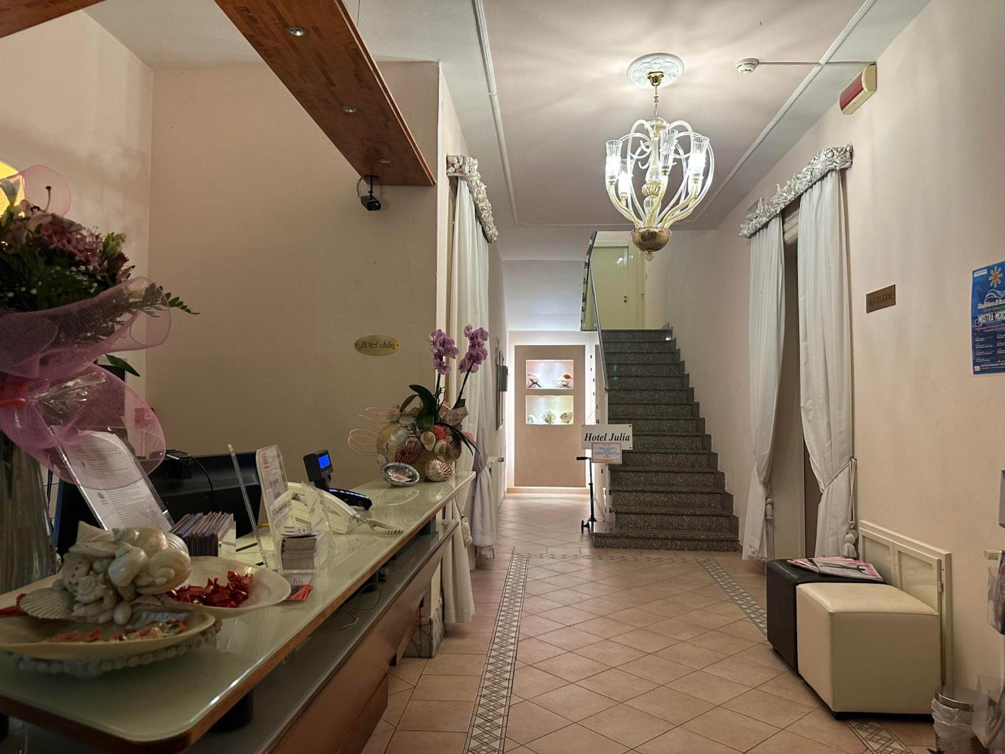 Hotel Julia Llido Degli Estensi Exteriör bild