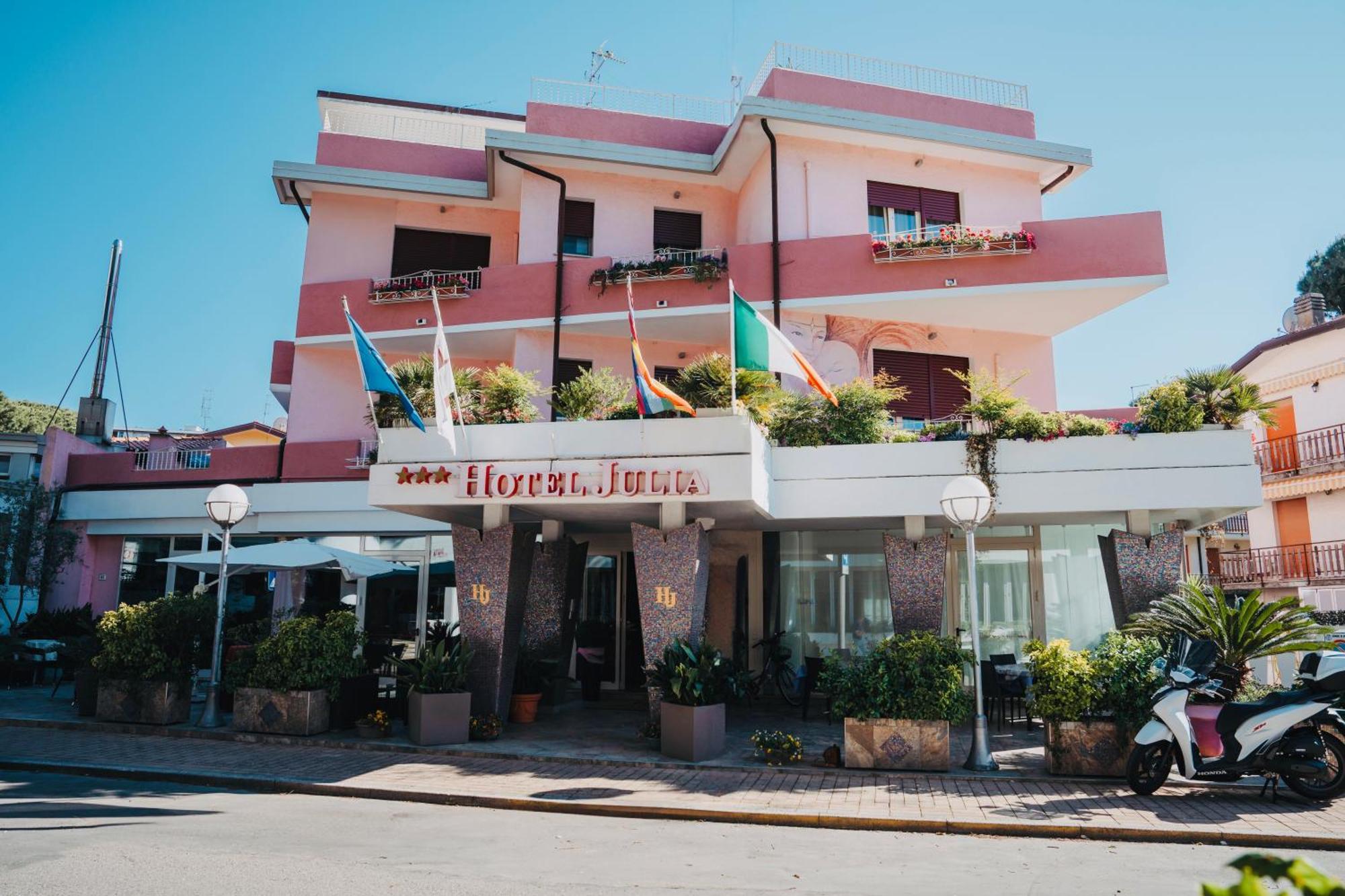 Hotel Julia Llido Degli Estensi Exteriör bild