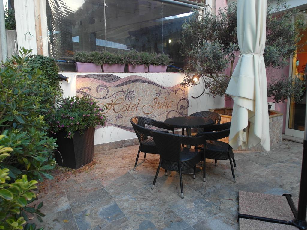 Hotel Julia Llido Degli Estensi Exteriör bild